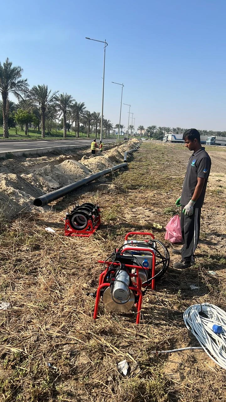 AAMCO HDPE welding preparation beside a pipeline installation